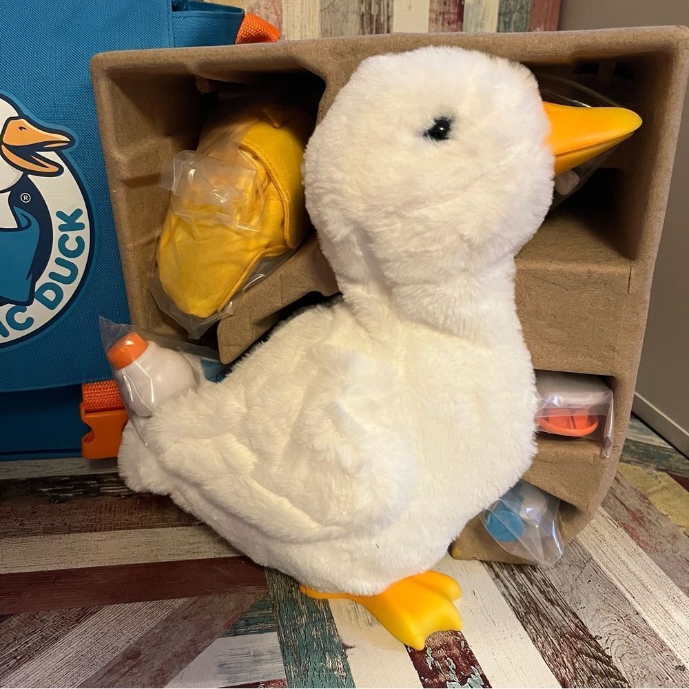 Special Aflac Robot Companion Duck NIB Backpack Aides Sickness Dr Appts Medical